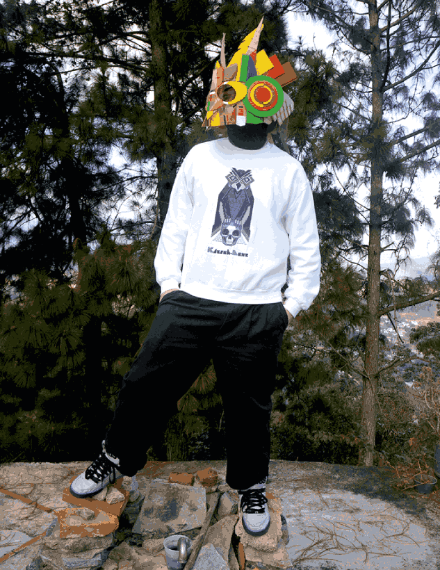 KITSCH-BENT SWEATER OWL
